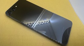 Fair
													Samsung Galaxy Z Flip5 - Unlocked, Graphite, 512 GB, 8 GB, SM-F731U1, photo 1 of 5