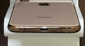 Good
													Apple iPhone Xs - Unlocked, Gold, 256 GB, A1920, photo 5 of 7