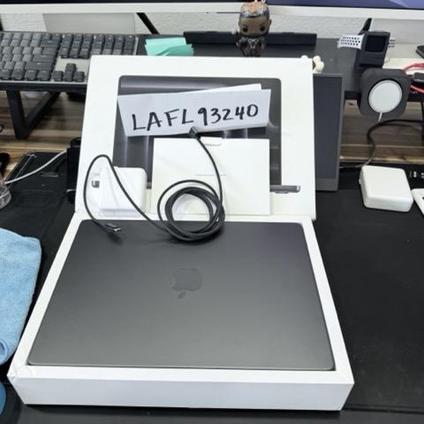 MacBook Pro 2024 - 14 inch - 512 GB, Space Black, 24 GB, Apple M4 Pro 12-core