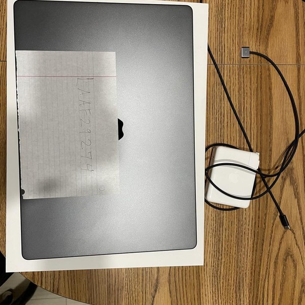 MacBook Pro 2024 - 16 inch - 4 TB, Space Black, 128 GB, Apple M4 Max 16-core