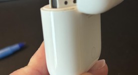 Used
													Apple AirPods 2nd Gen - Wireless Case, photo 4 of 5