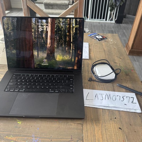 MacBook Pro 2024 - 16 inch - 1 TB, Space Black, 36 GB, Apple M4 Max 14-core