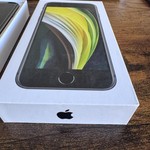 Mint Apple iPhone SE 2nd Gen 2020 - Unlocked, 64 GB, Black, A2275