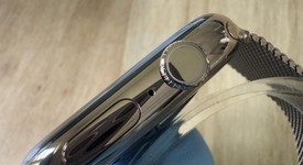 Mint
													Apple Watch Series 10 46mm - Unlocked, Gold, A3003 - Cellular, Titanium, photo 3 of 11