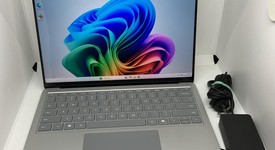 Good
													Microsoft Surface Laptop 7 - Platinum, 256 GB, 16 GB, 13.8", photo 1 of 11