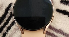 Good
													Samsung Galaxy Watch4 - Unlocked, Gold, 40mm, photo 5 of 10