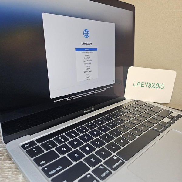 MacBook Pro 2022 - 13 inch - 1 TB, Silver, 24 GB, Apple M2