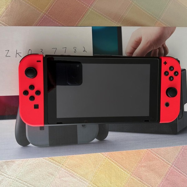 Nintendo Switch - 32 GB, Red