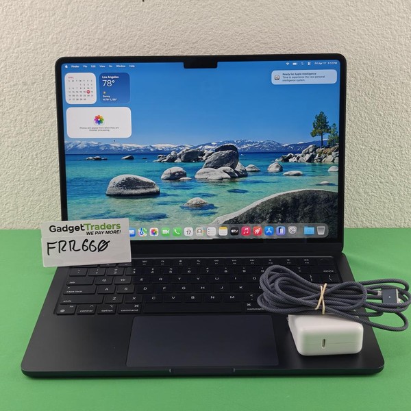 MacBook Air 2022 (M2) - 13 inch - 256 GB, Midnight, 8 GB, Apple M2