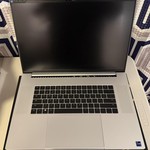 Mint Razer Blade 18 inch (2024) - 2 TB, Mercury, 32 GB, Intel Core i9, QHD+ Plus