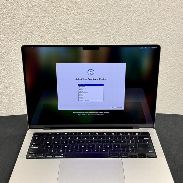 MacBook Pro Late 2023 (M3) - 14 inch - 1 TB, Silver, 16 GB, Apple M3, 10-core GPU