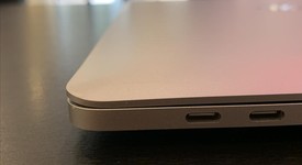 Good
													MacBook Pro 2018 (With Touch Bar) - 15" - I7, Silver, 256 GB, 16 GB, photo 5 of 6