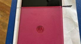 Good
													Motorola Razr Plus (2024) - Unlocked, Pink, 256 GB, 12 GB, photo 1 of 4