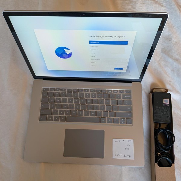 Microsoft Surface Laptop 4 - 512 GB, Platinum, 16 GB, Intel Core i7, 15 inch