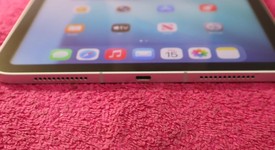 Good
													Apple iPad 10th Gen - Unlocked, Silver, 64 GB, A2757, photo 2 of 9