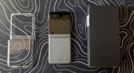 Mint
													Motorola Razr (2024) - Unlocked, Gray, 256 GB, 8 GB, photo 1 of 21