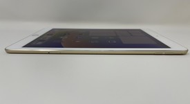Good
													Apple iPad Pro 9.7" - Unlocked, Gold, 256 GB, A1674, photo 5 of 6