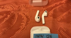 Used
													Apple AirPods 2nd Gen - Lightning Case, photo 4 of 4