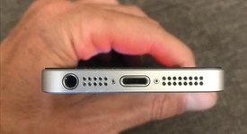 Good
													Apple iPhone SE 1st Gen 2016 - AT&T, Grey, 32 GB, A1662, Prepaid, photo 5 of 7