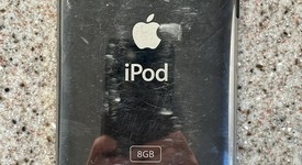 Good
													Apple iPod Touch 2nd Gen - Wi-Fi, Black, 8 GB, photo 2 of 6
