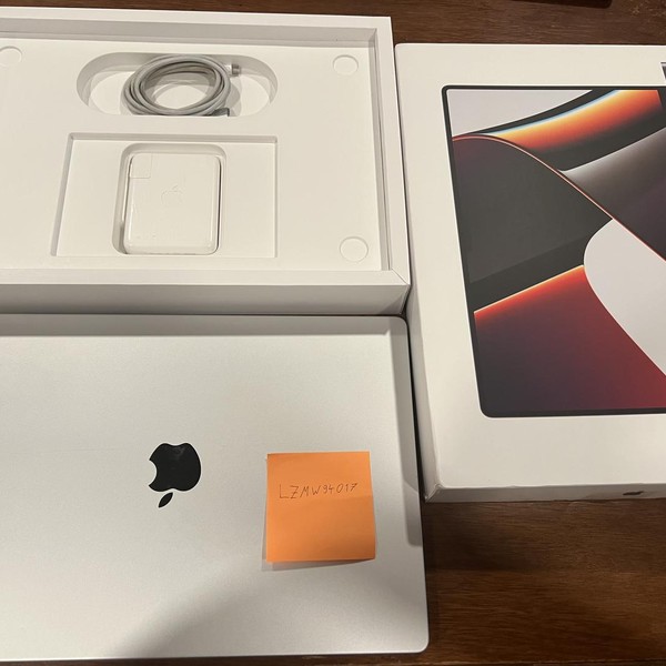 MacBook Pro 2021 - 16 inch - 1 TB, Silver, 32 GB, Apple M1 Max
