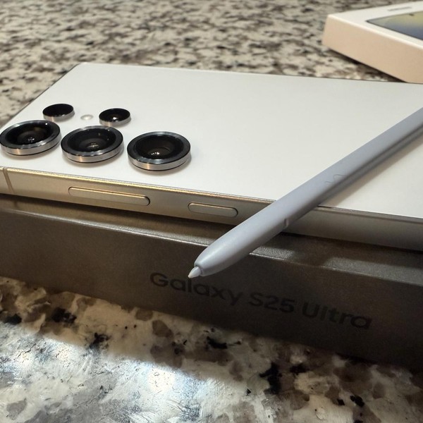 Samsung Galaxy S25 Ultra - Unlocked, 256 GB, Whitesilver, 12 GB, SM-S938U1