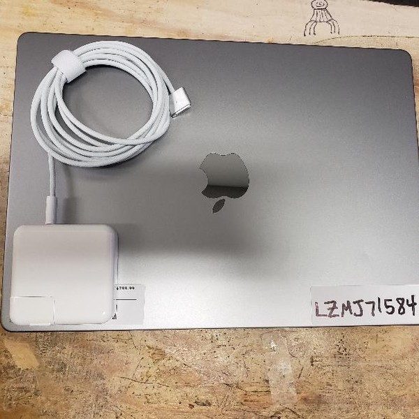 MacBook Pro 2021 - 14 inch - 512 GB, Gray, 16 GB, Apple M1 Pro 8-core