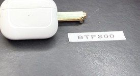 Used
													Apple AirPods Pro - MagSafe Case, photo 2 of 11