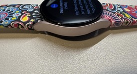 Good
													Samsung Galaxy Watch5 - Unlocked, Gold, 40mm, photo 4 of 6