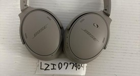 Used
													Bose QuietComfort 45 - White, photo 2 of 3