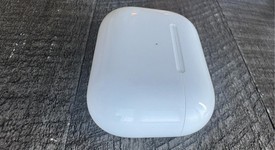Used
													Apple AirPods Pro - Wireless Case, photo 5 of 6