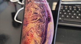 Good
													Apple iPhone Xs Max - Unlocked, Gold, 64 GB, A1921, photo 1 of 7