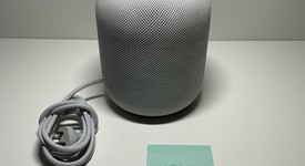 Good
													Apple HomePod 1st Gen - White, photo 1 of 3