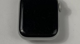 Good
													Apple Watch SE 1st Gen 40mm - Unlocked, Silver, A2353 - Cellular, Aluminum, photo 2 of 3