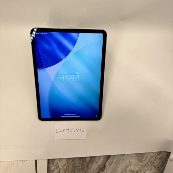 Apple iPad Pro 11 inch 4th Gen 2022 - Unlocked, 128 GB, Silver