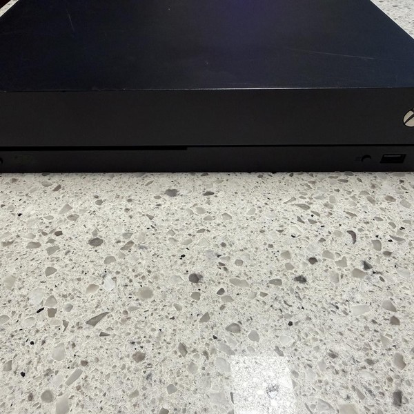 Xbox One X (2017) - Black, Standard