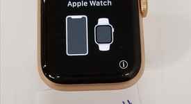 Fair
													Apple Watch Series 4 40mm - Unlocked, Gold, A1975 - Cellular, Aluminum, photo 1 of 5