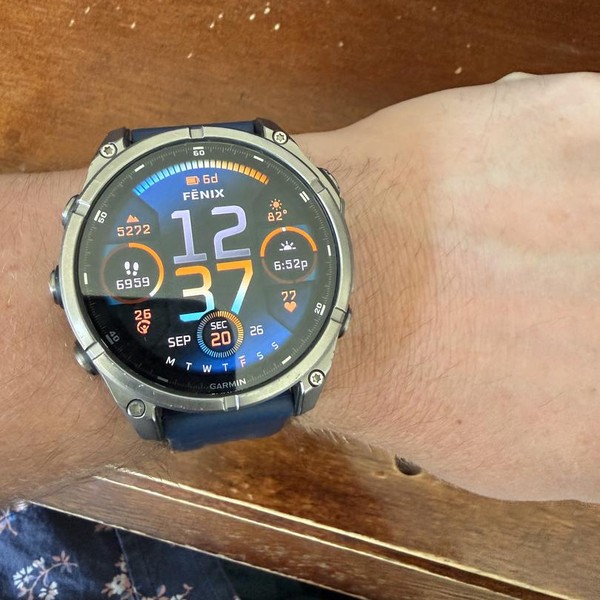 Garmin Fenix 8 - Titanium, AMOLED