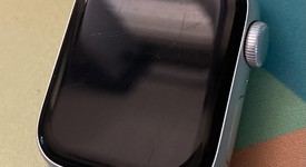 Good
													Apple Watch SE 1st Gen 40mm - Silver, A2351 - GPS, Aluminum, photo 3 of 6