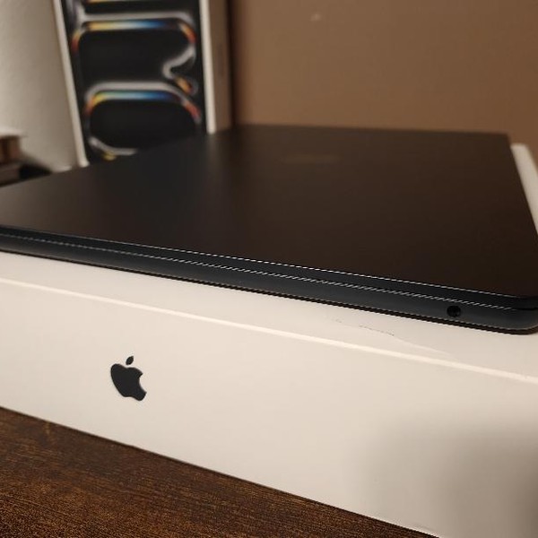 MacBook Air 2026 (M5) - 15 inch - 1 TB, Midnight, 24 GB, Apple M5 10-Core (10-core GPU)