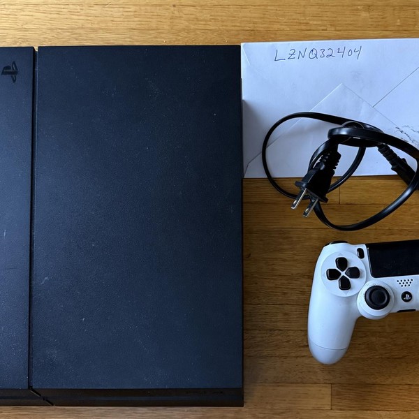 PlayStation 4 - 500 GB, Black, Standard