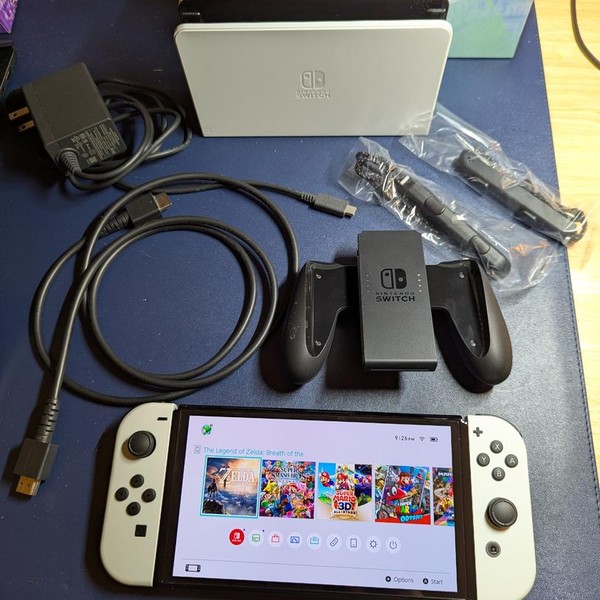 Nintendo Switch - OLED - 64 GB, White