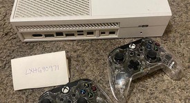 Good
													Xbox One (2013) - Black, 500 GB, photo 1 of 3