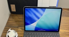 Good
													Apple iPad Pro 11" 2018 - Unlocked, Silver, 512 GB, A2013, photo 1 of 11