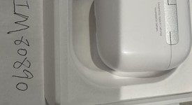 Used
													Apple AirPods 4th Gen - Active Noise Cancellation, photo 1 of 4