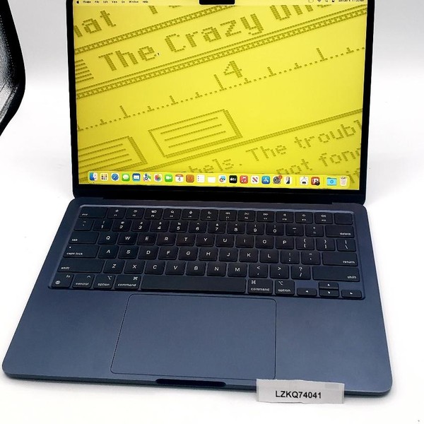 MacBook Air 2022 (M2) - 13 inch - 512 GB, Midnight, 8 GB, Apple M2