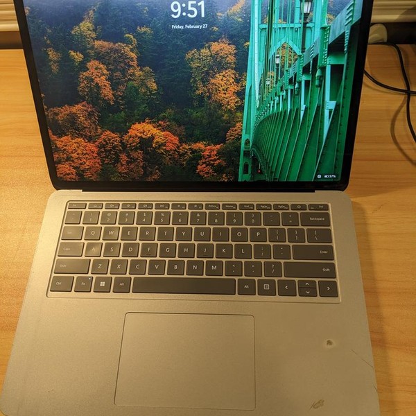 Microsoft Surface Laptop Studio - 1 TB, Platinum, 32 GB, Intel Core i7