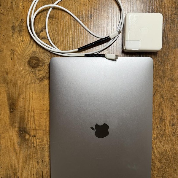 MacBook Pro 2018 (With Touch Bar) - 13 inch - 512 GB, Gray, 16 GB, Intel Core i5