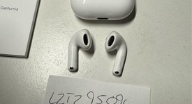 Used
													Apple AirPods 4th Gen - Standard, photo 3 of 3