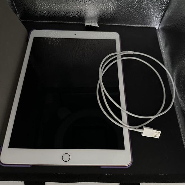 Apple iPad (7th Gen) - Wi-Fi, 32 GB, Gold, A2197